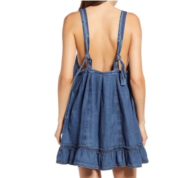 Wild One Sleeveless Denim Minidress
FREE PEOPLE - Picture 3 of 9